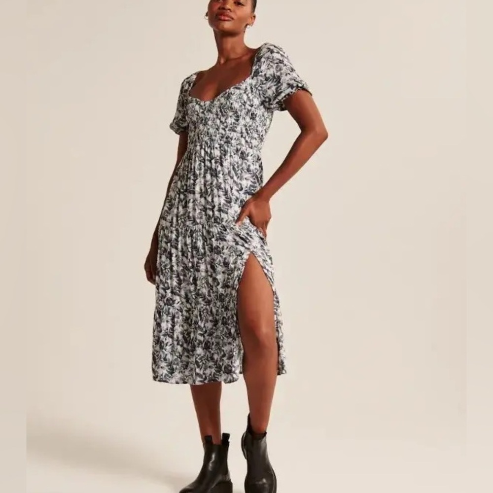 Abercrombie & Firch Floral Print smocked Midi Dress size XL